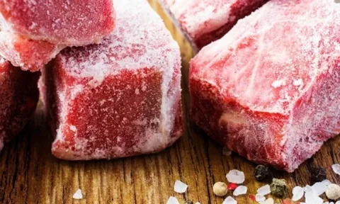 Rã đông thịt lợn, dùng 2 nguyên liệu này, chỉ 10 phút là mềm ngay, tươi ngon như vừa mua