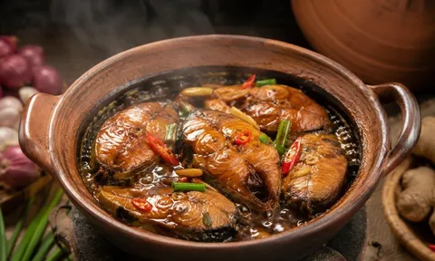 Vì sao không nên đậy vung khi kho cá? Tưởng chuyện nhỏ hóa ra rất ảnh hưởng tới chất lượng món kho