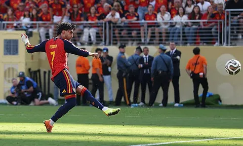 Tây Ban Nha 1-0 Argentina: Gieo sầu cho Messi, La Roja giành ngôi vương World Cup