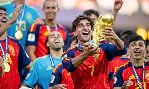 Tây Ban Nha vô địch World Cup bằng bóng đá tấn công