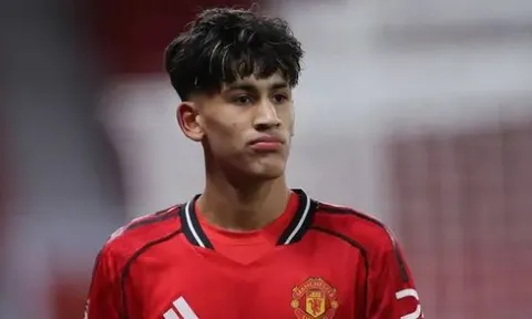 Man Utd thận trọng với thần đồng 15 tuổi JJ Gabriel