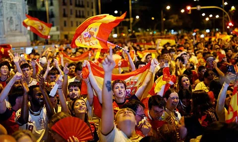 Thủ đô Madrid tưng bừng chuẩn bị lễ rước cúp vàng World Cup