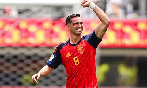 Cú đúp lịch sử và cơ hội giành Quả bóng vàng của Fabian Ruiz