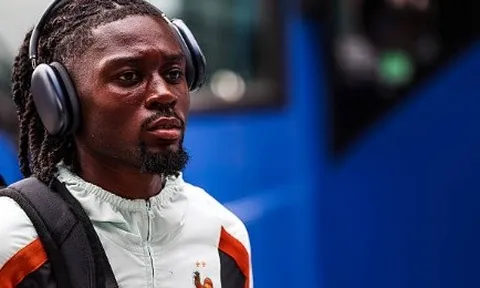 MU vượt mặt Arsenal trong thương vụ Manu Kone