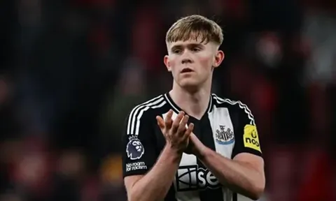 MU gạch tên Chelsea khỏi cuộc đua mua Lewis Hall