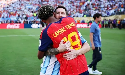 Yamal hé lộ lời dặn dò của Messi sau trận chung kết