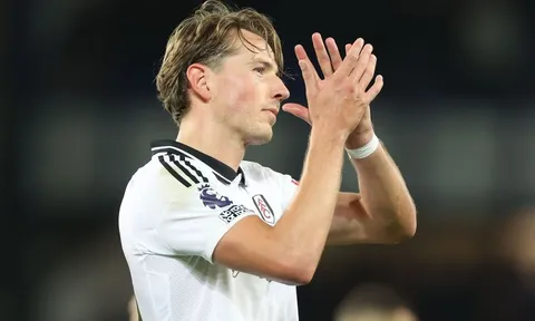 Man Utd nhắm Sander Berge sau khi rút khỏi hai mục tiêu