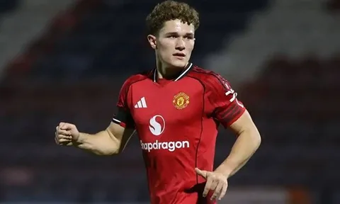 Sao trẻ MU hào hứng khi được Michael Carrick quan tâm