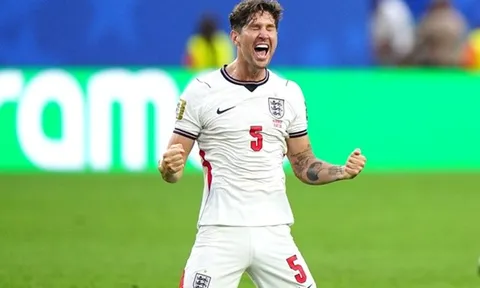 Chelsea quyết đấu Arsenal để chiêu mộ John Stones