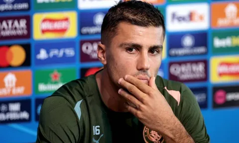 CĐV Real Madrid phẫn nộ vì Perez từ chối mua Rodri