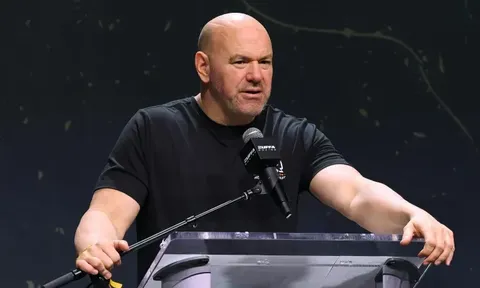 Dana White mỉa mai đội ngũ sản xuất World Cup: 'Các người tệ hại một cách khốn kiếp'