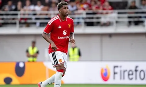 Tân binh Andrey Santos ghi điểm mạnh với dàn sao Man Utd