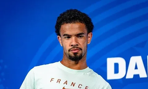 Romano cập nhật vụ MU theo đuổi Zaire-Emery