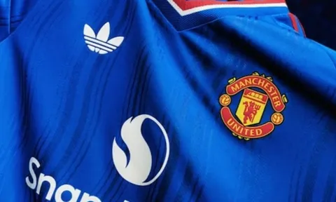 MU chính thức ra mắt mẫu áo sân khách màu xanh mùa 2026/27