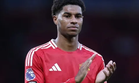 Biến Rashford thành số 9 là vết xe đổ Carrick cần tránh