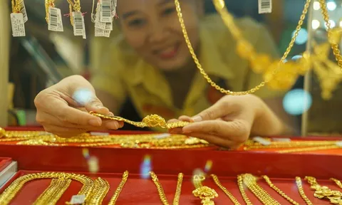Giá vàng hôm nay 22/7: Bật tăng mạnh vượt 4.050 USD, vàng SJC diễn biến bất ngờ