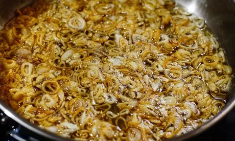 Mẹo chiên hành khô vàng giòn, thơm nức mũi