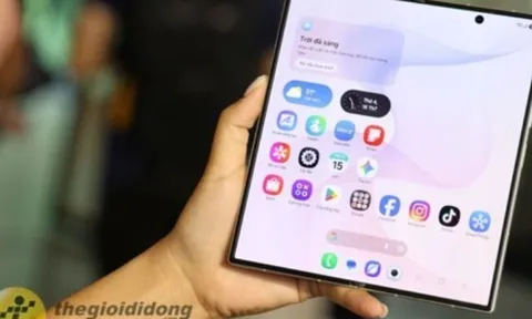 Trên tay Samsung Galaxy Z Fold8 Ultra: Pin Silicon-carbon 5000mAh, mỏng 4.1mm, nếp gấp siêu mờ
