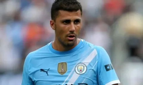 Man City treo giá 100 triệu euro cho Rodri