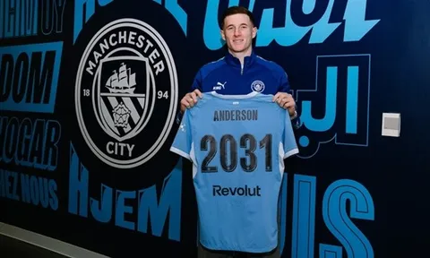 Man City chính thức công bố thương vụ Elliot Anderson