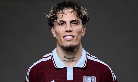 Unai Emery giúp Alejandro Garnacho tìm đường chuộc lỗi