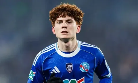 Romano xác nhận Chelsea chốt xong hậu vệ Valentin Barco