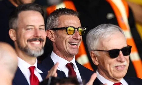 Arsenal đang chậm chân hay chờ đợi một cú nổ lớn ở chợ hè 2026?