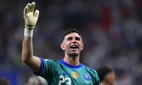 Aston Villa khước từ đề nghị của Juventus cho Emiliano Martinez