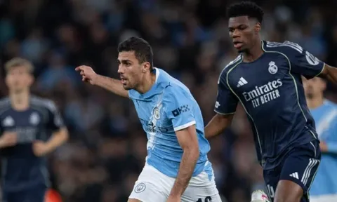 Rodri sang Real Madrid có thể mở đường cho MU chiêu mộ Tchouameni