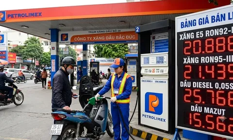 Giá xăng dầu hôm nay 24/7: Đồng loạt tăng mạnh, dầu Brent vượt mốc 100 USD/thùng