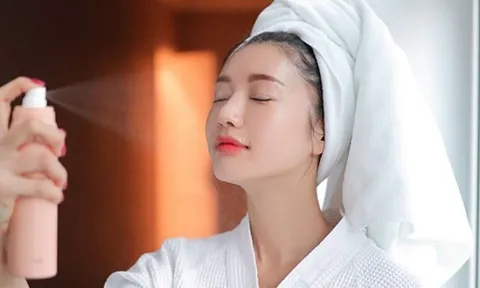 Xịt khoáng mỗi ngày nhưng da vẫn khô? 5 nguyên nhân nhiều người mắc phải và cách khắc phục