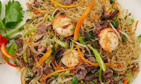 Làm miến xào hay bị dính bết, đầu bếp mách 3 mẹo này, xào bao nhiêu lần cũng vẫn tơi ngon