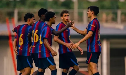 Barcelona hạ Europa 4-1 trong trận đấu tập nội bộ