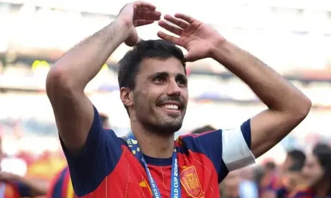 Chiêu mộ Rodri có thể giúp Real vơi đi nỗi nhớ Toni Kroos