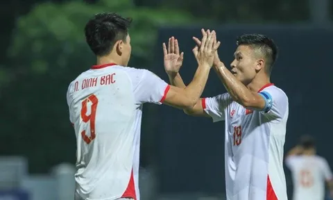 Đình Bắc sánh vai Công Vinh sau cú hat-trick lịch sử