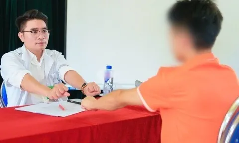 Nam thiếu niên và câu nói xót xa khi đối diện chuyên gia tâm lý: “Cháu chỉ mong đừng ai hỏi về bố mẹ cháu nữa...”
