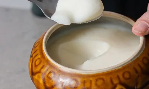 Rán mỡ lợn đừng cho luôn vào chảo, thêm bước nữa mỡ vừa trắng lại thơm lừng, để lâu không hỏng