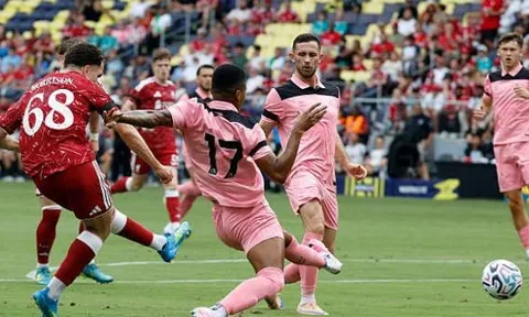 Liverpool quật ngã Sunderland trong trận cầu 6 bàn thắng