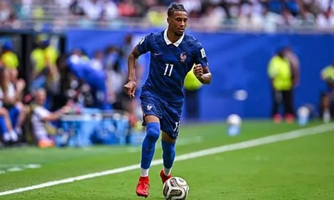 Bayern Munich từ chối bán Michael Olise cho Real Madrid