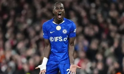 Chelsea khước từ đề nghị 30 triệu euro của Como ở vụ Chalobah