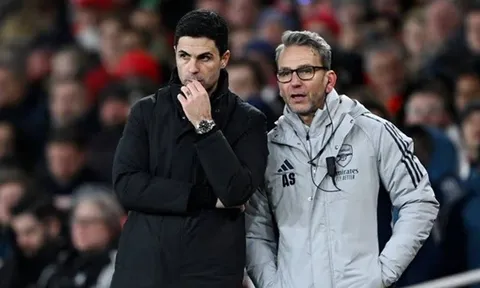 Arsenal trả giá vì chiến thuật chuyển nhượng chậm chạp