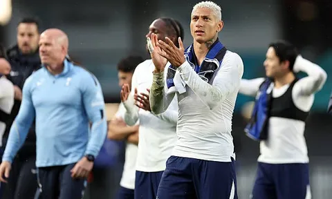 Richarlison "nổ súng", Tottenham hạ Auckland 2-0