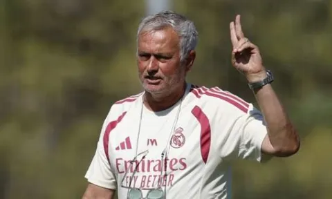 Vì sao giấc mơ Vinicius của Arsenal sớm bị Mourinho dập tắt?