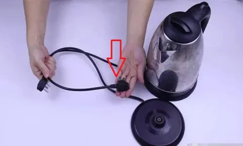 Tại sao dây cắm ấm siêu tốc thường rất ngắn?