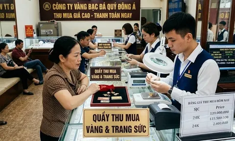 Tại sao mọi người phải đem vàng đi bán: Câu trả lời không chỉ dừng lại ở chuyện giá tăng hay giảm