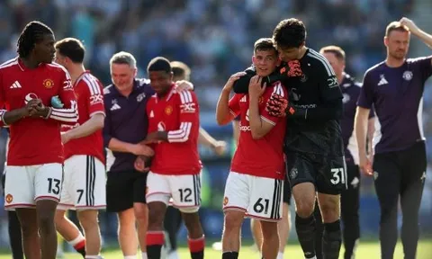 Michael Carrick giữ "thần đồng" Shea Lacey ở lại đội một MU
