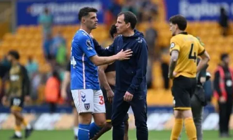 HLV Sunderland tuyên bố khép lại thương vụ Xhaka sang Chelsea