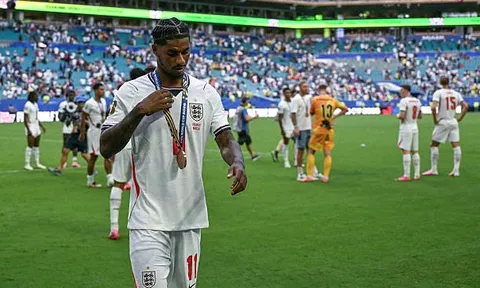 Trở lại Man Utd, Rashford nhận cảnh báo đanh thép