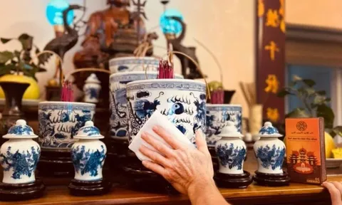 3 dấu hiệu bất thường trên bàn thờ bị coi là điềm chẳng lạnh