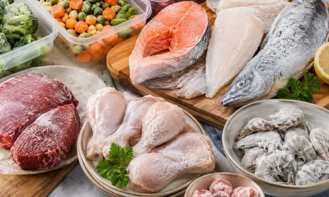 Những thực phẩm không nên rã đông bằng nước nóng: Tiện một phút, có thể làm giảm chất lượng cả bữa ăn